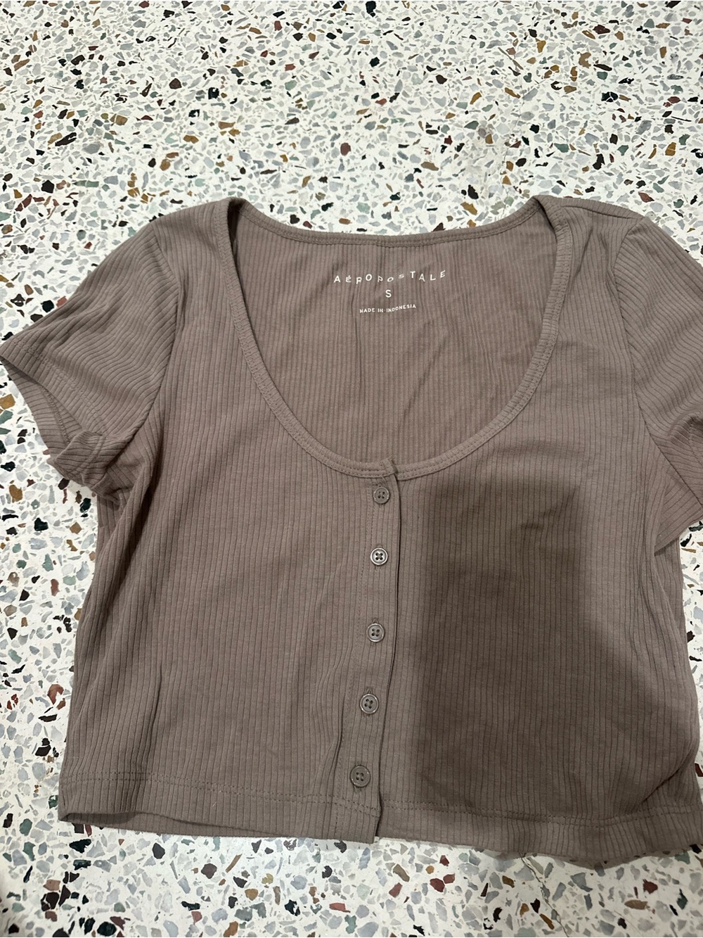 Aeropostale Taupe Ribbed Button-Front Crop Top